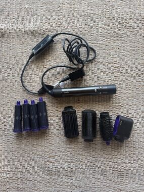 Dyson Airwrap (first-generation Complete set in black/purple)